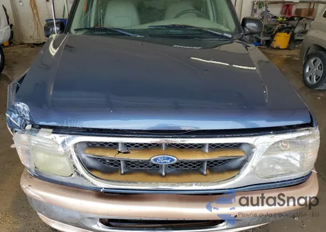 1998 Ford Explorer из США, поврежденный, VIN 1FMZU34E8WUA62410